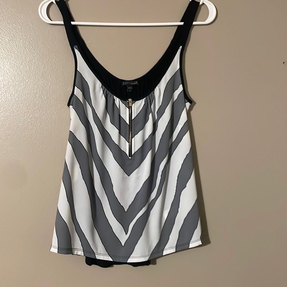 Express gray‎ and white print tank